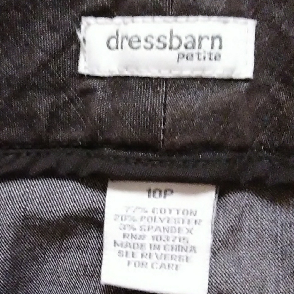 Dressbarn Cropped Pants. Size 10P - Picture 6 of 6